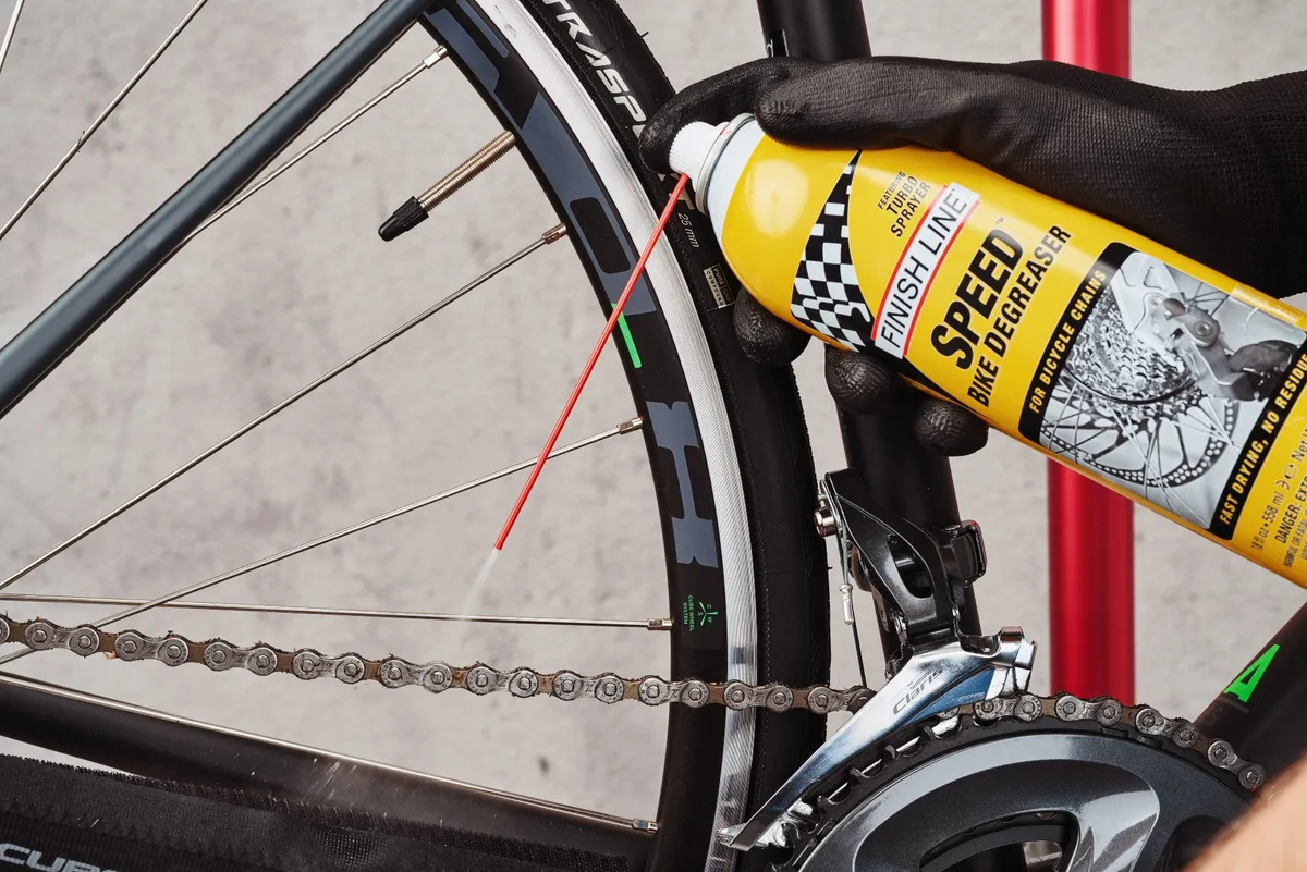 How To Clean And Lubricate A Bike Chain Properly?